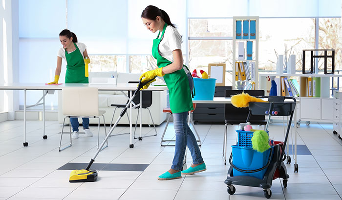 10-benefits-of-hiring-professional-cleaners-to-deep-clean-your-house>